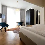 Hotel Luxstay - Self-check-in 3*