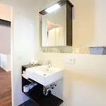 Hotel Luxstay - Self-check-in
