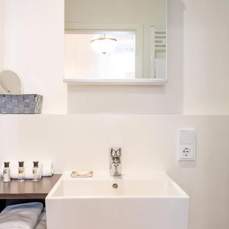 Luxstay - Self-check-in