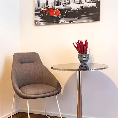 Hotel Luxstay - Self-check-in 3*