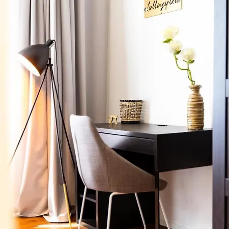 Hotel Luxstay - Self-check-in 3*