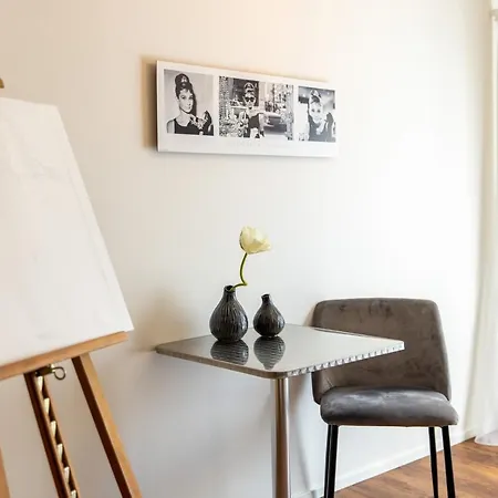 Luxstay - Self-check-in 3*