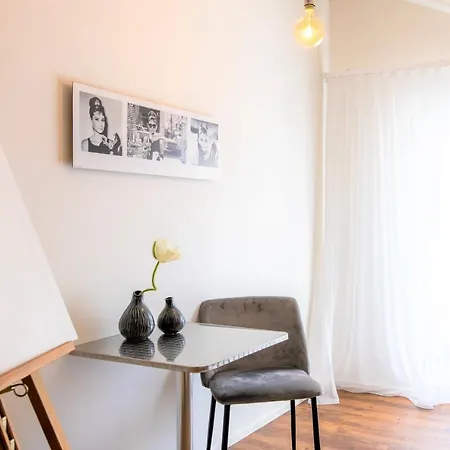 Luxstay - Self-check-in Hotel