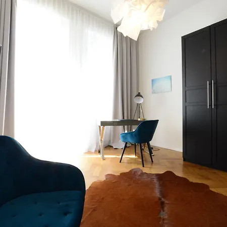 Luxstay - Self-check-in Hotel