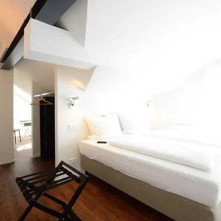 Hotel Luxstay - Self-check-in 3*