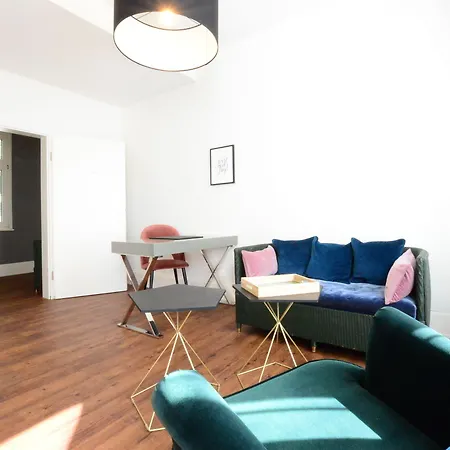 Luxstay - Self-check-in