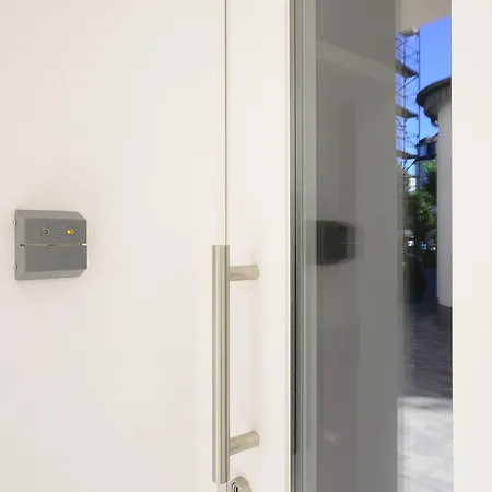 Luxstay - Self-check-in Hotel